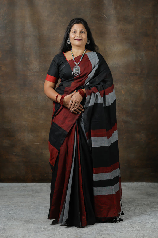 Tamasi – Charcoal Grey Khadi Cotton Saree